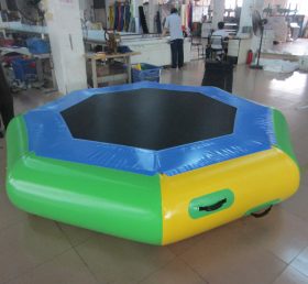 T10-225 Taman bermain luar ruangan trampolin bahan Pvc float block tahan lama trampolin air tiup