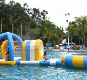 S44 Water Park Permainan air kedap udara mengapung di laut untuk anak-anak besar dan trampolin air dewasa