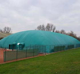 Tent3-010 68,8M X 35,5M double skin dome di 4 lapangan tenis di Sutton Sports Village